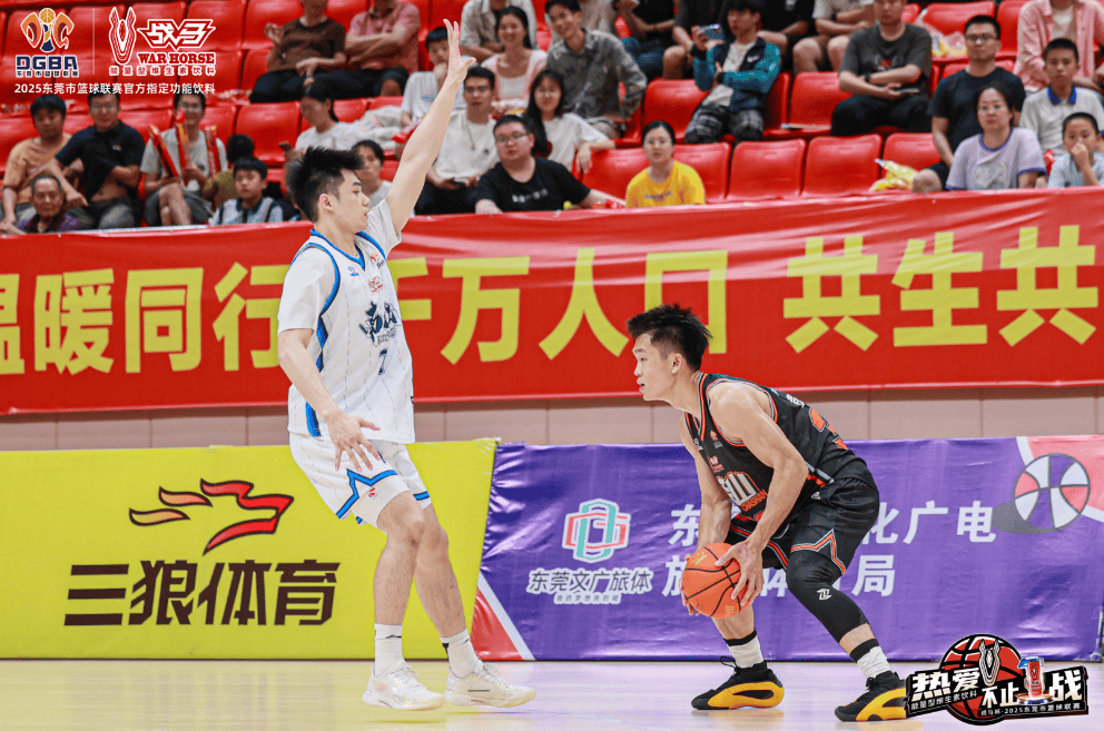 江西男篮顽强拼搏，成功取胜