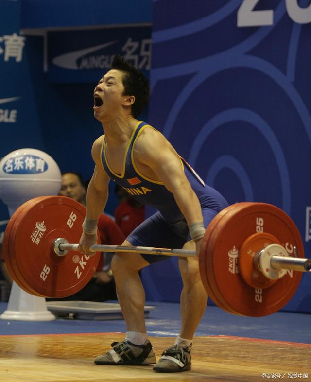 包含举重运动员遗憾输掉比赛，备战救赎之战的词条
