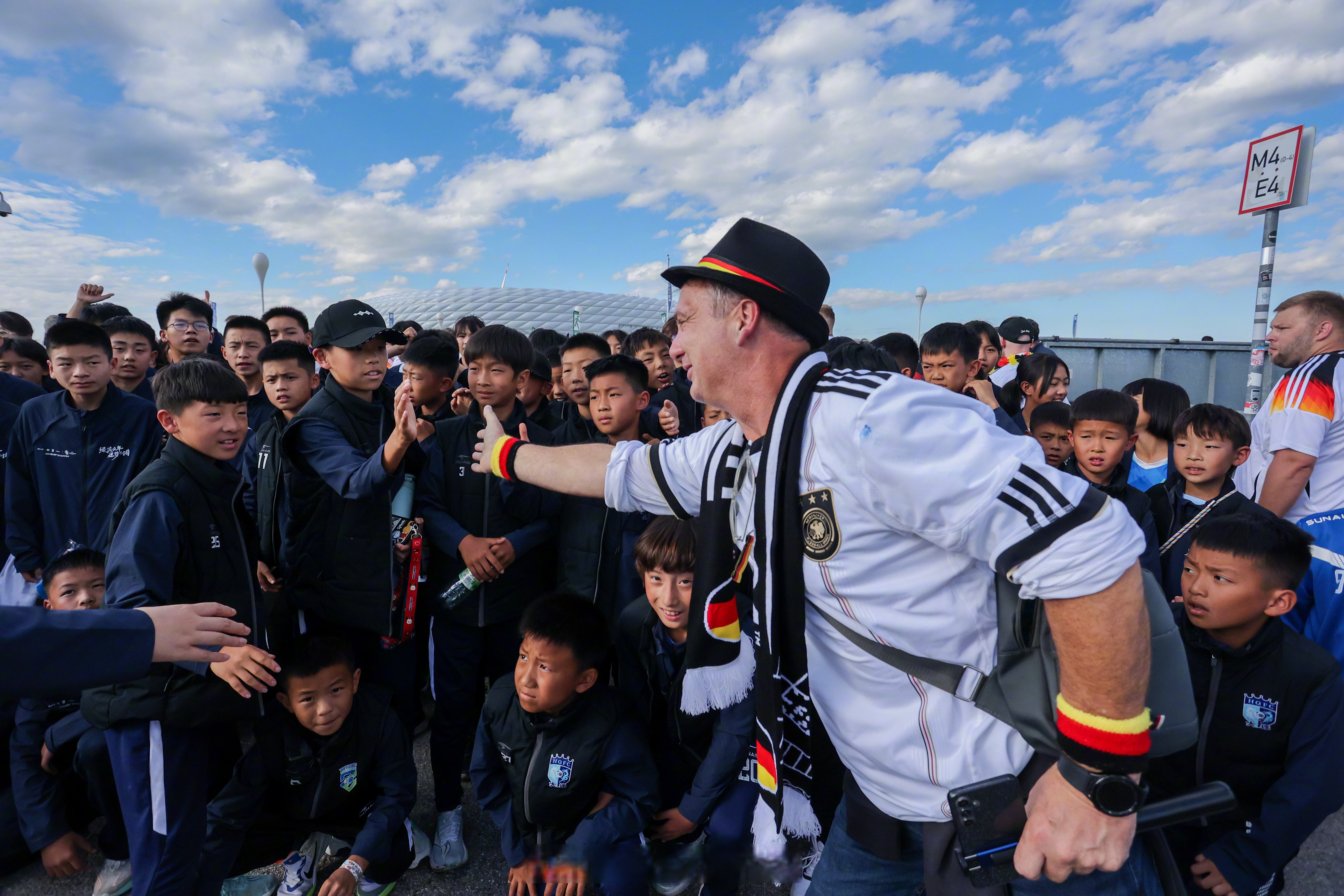 爱游戏登录入口-奥格斯堡足球俱乐部表态，将继续强化训练的简单介绍