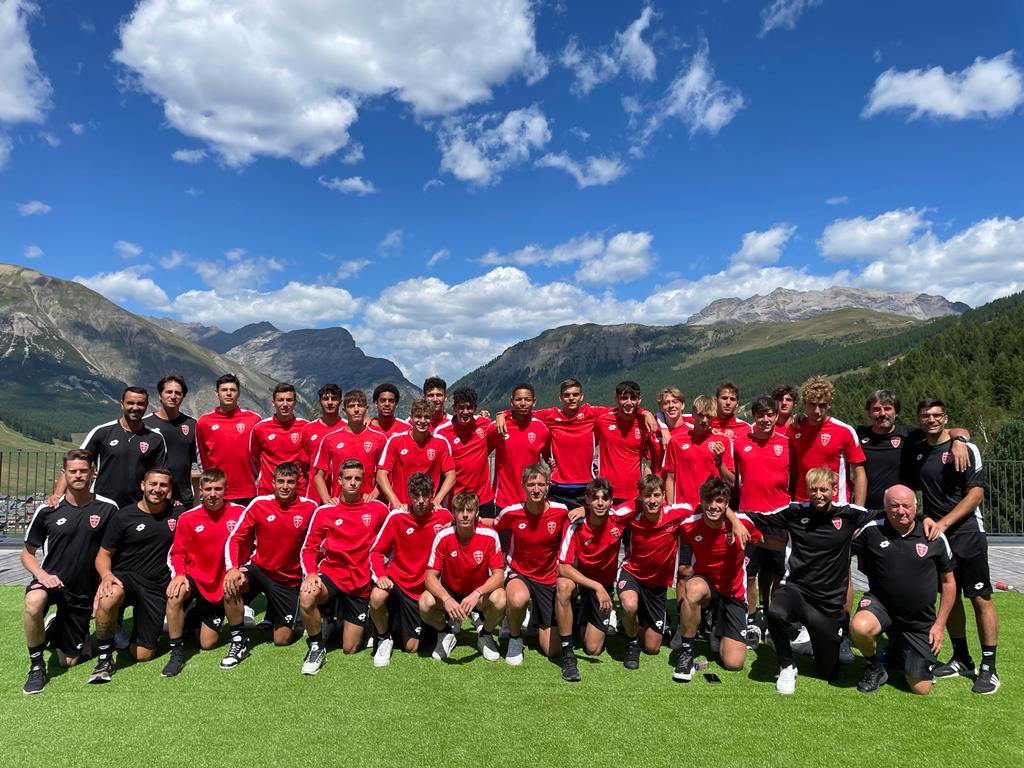 都灵足球俱乐部积极招募新队员，扩大阵容的简单介绍