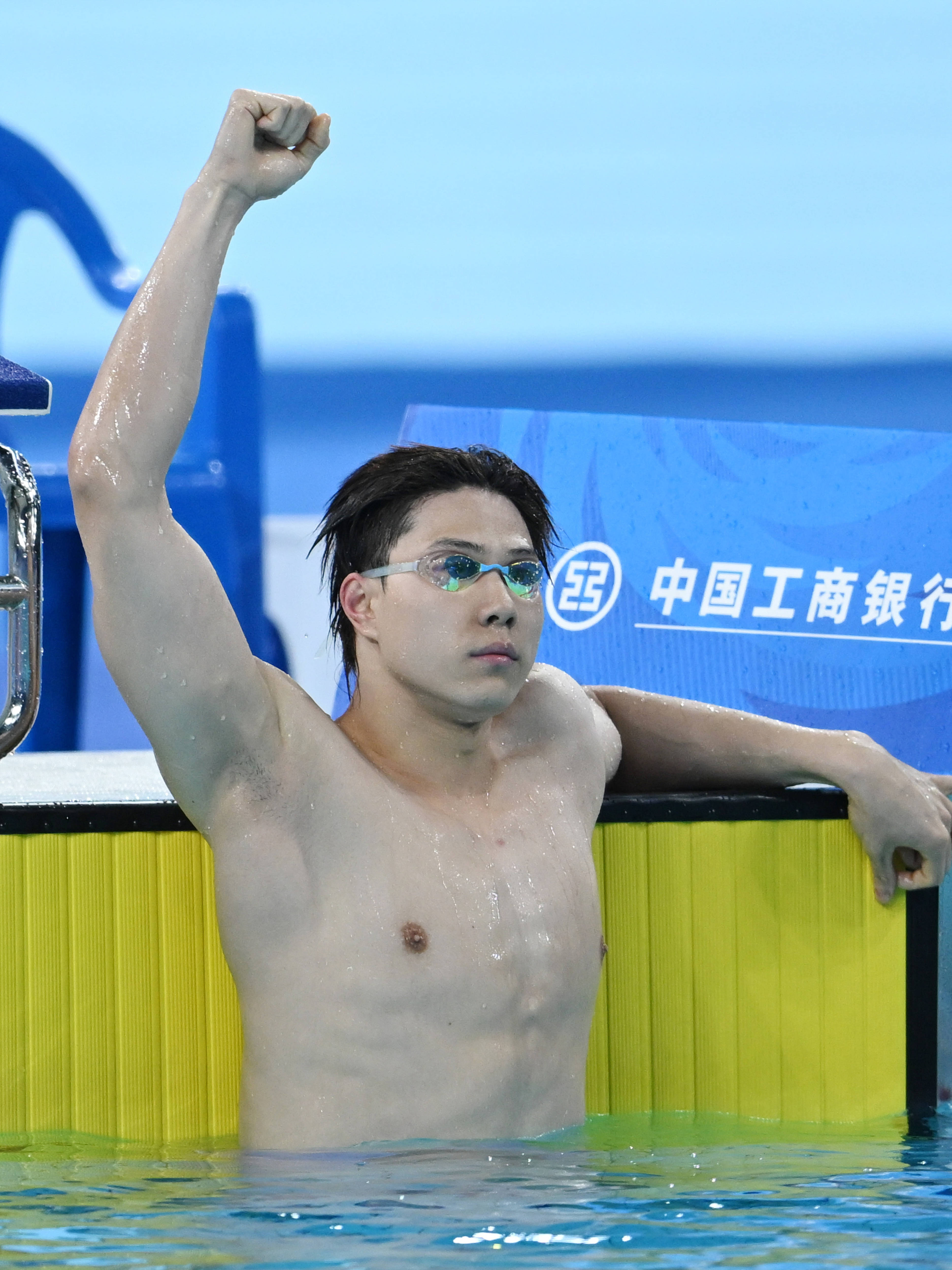 爱游戏app下载-运动员刷新世界纪录令人瞩目