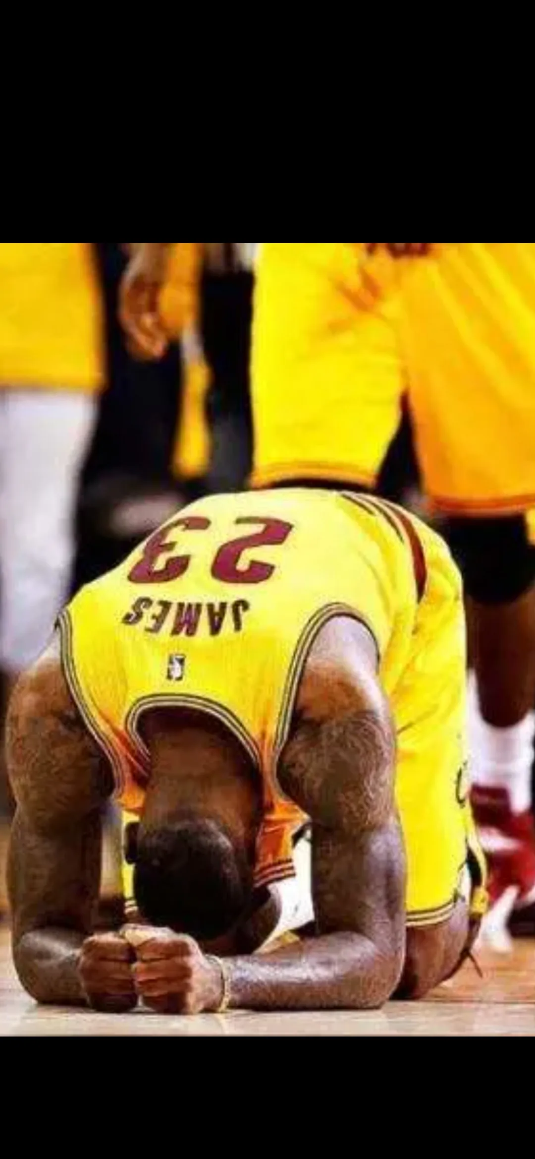 詹姆斯砍下分！湖人击败太阳，总比分-领先的简单介绍