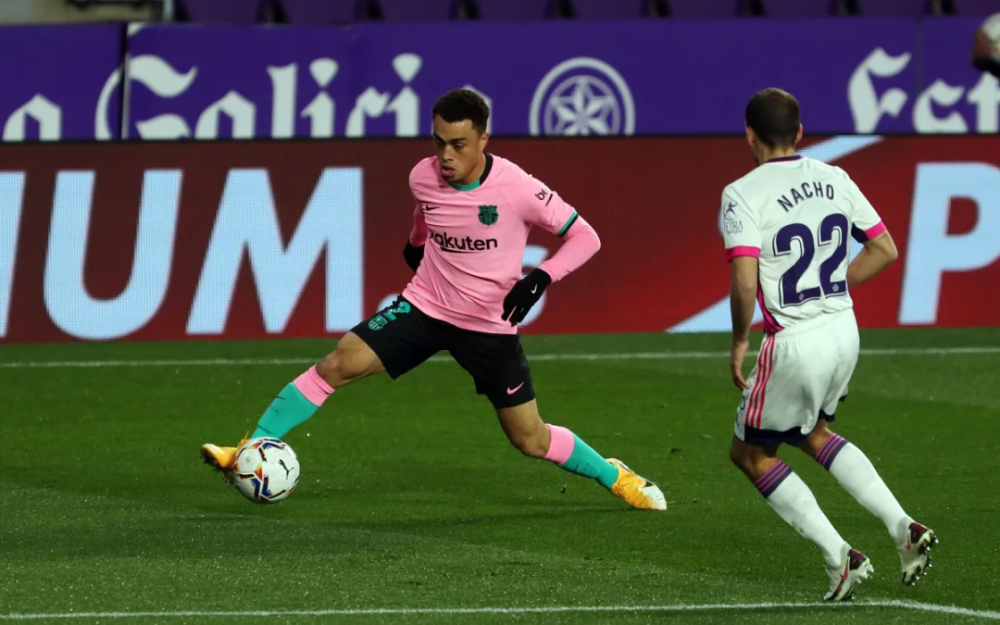 爱游戏亚洲官网-巴塞罗那豪取三分，气势如虹的简单介绍